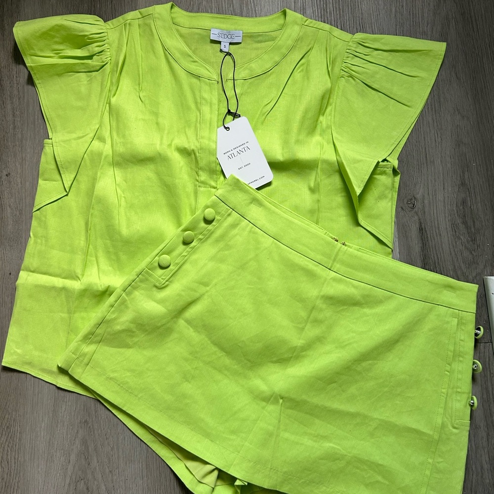 NWT S’Edge Lime Green Top and Skort Set